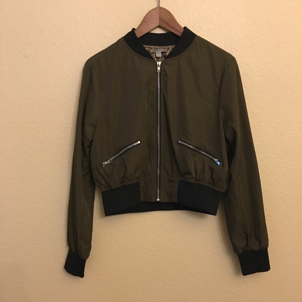 Casting LA-Army Green Jacket W/ Black Cropped